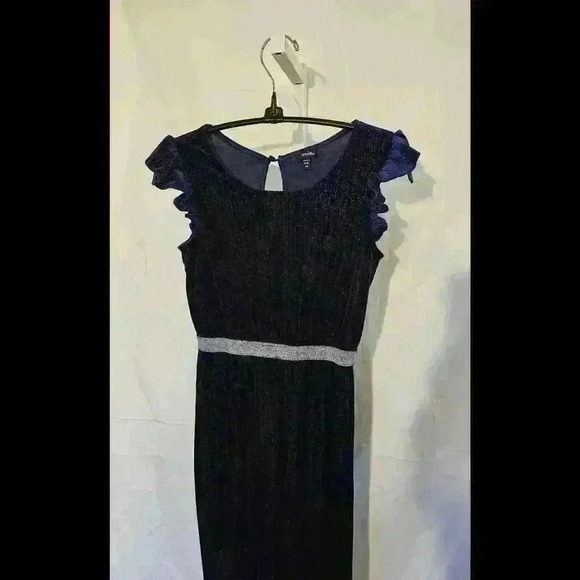 Elegant Navy Blue Velvet Romper with Ruffled Sleeves - Picture 1 of 7